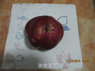 微波地瓜的做法步骤：1