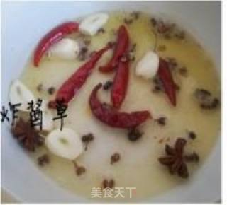 黄花菜焖啤酒鸡的做法步骤：8