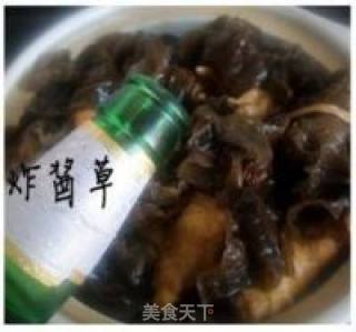 黄花菜焖啤酒鸡的做法步骤：12