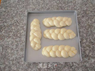 【辫子奶酥面包】---- 难忘儿时的辫子摸样的做法步骤：13