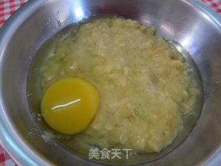 【香蕉煎饼】的做法步骤：2