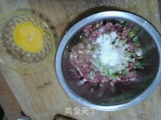 水汆丸子的做法步骤：3