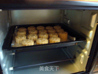 广式月饼的做法步骤：13
