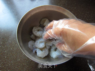 软炸虾仁的做法步骤：2