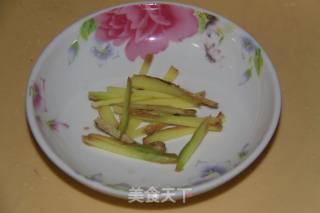 白菜炒肉丝的做法步骤：3