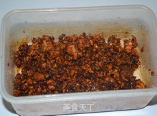 包菜胡萝卜酱肉包子的做法步骤：1