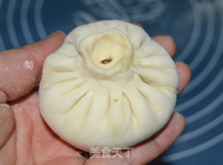 包菜胡萝卜酱肉包子的做法步骤：10