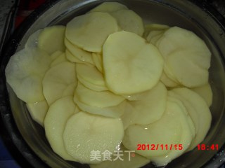 鲜香土豆片的做法步骤：1