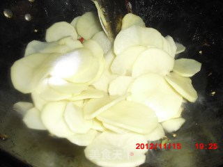 鲜香土豆片的做法步骤：3