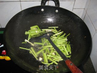 芹菜拌腐竹的做法步骤：3