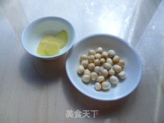 莲藕大骨汤的做法步骤：3