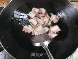 蒜苗炒腊肉的做法步骤：3