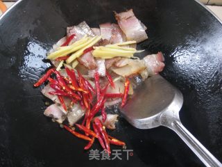 蒜苗炒腊肉的做法步骤：4
