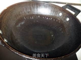 西芹炒鲜尤的做法步骤：3