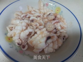 西芹炒鲜尤的做法步骤：5
