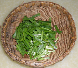 韭菜炒豆干的做法步骤：2