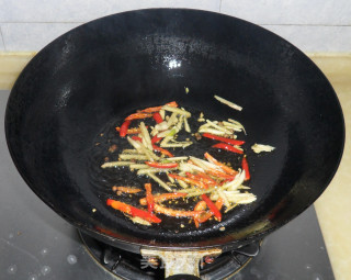 韭菜炒豆干的做法步骤：3