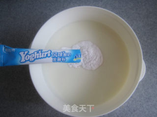 蓝莓酸奶的做法步骤：2