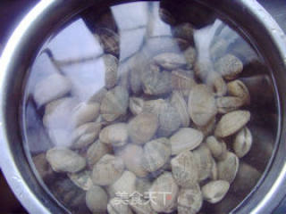 爆炒花蛤的做法步骤：2