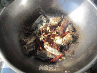 鲫鱼炖豆 东北菜的做法步骤：6