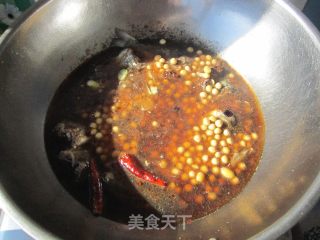 鲫鱼炖豆 东北菜的做法步骤：7