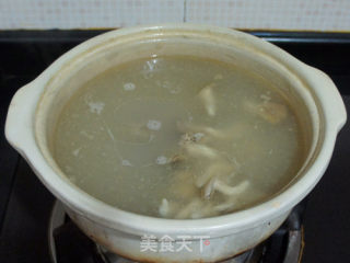 【草菇排骨汤】的做法步骤：7