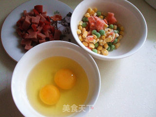 什锦炒饭的做法步骤：1
