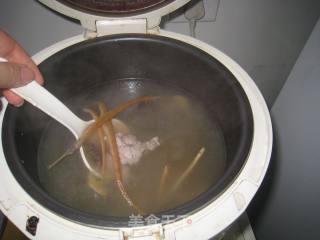 膨鱼腮海龙瘦肉汤的做法步骤：5