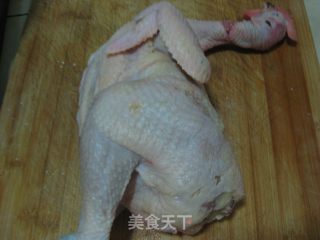 板栗焖鸡的做法步骤：1
