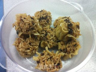 香菇牛肉末糯米烧麦的做法步骤：2