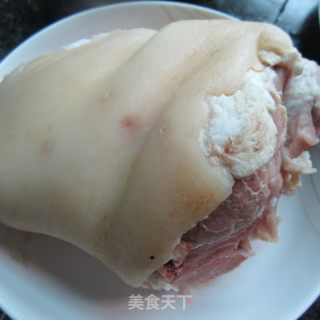 干锅猪蹄--轻松简单美味的做法步骤：1