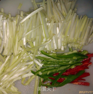韭黄炒肉丝的做法步骤：3