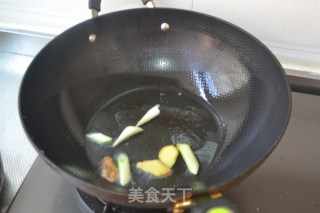 红酒入菜-绝对诱惑【红烧牛腩】的做法步骤：4