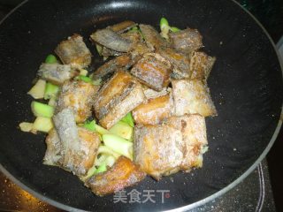 红烧带鱼的做法步骤：6