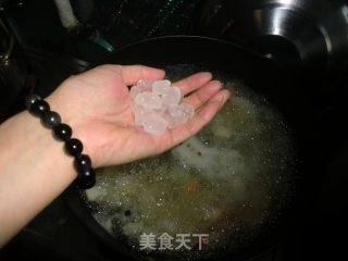 川贝五味子银耳雪梨甜汤的做法步骤：7