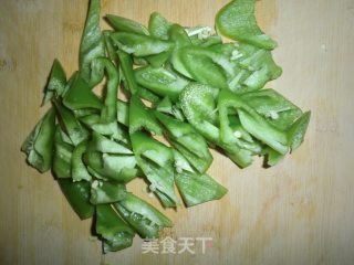 木耳炒藕片的做法步骤：2