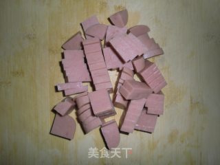 午餐火腿烧萝卜的做法步骤：2