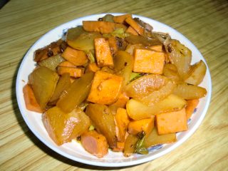 午餐火腿烧萝卜的做法步骤：11