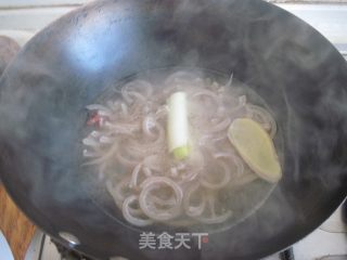 美容养颜爽口皮冻的做法步骤：2