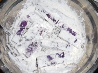 酥炸紫山药的做法步骤：4