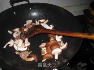 香菇牛蒡炒青瓜的做法步骤：4