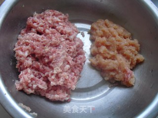 嫩肉丸的做法步骤：1