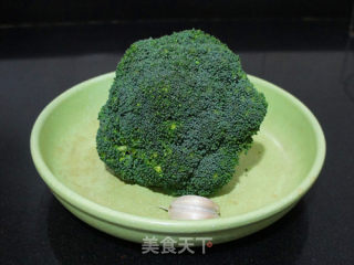 西兰花两吃之---【蒜香西兰花】的做法步骤：1