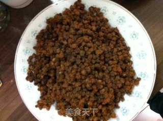 乌豆球（炒黑豆拌红糖）的做法步骤：4