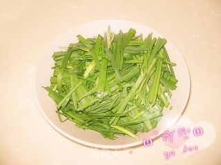 韭菜炒鸡蛋的做法步骤：2