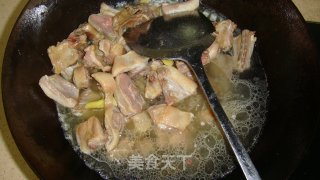 腊鸭焖藕的做法步骤：5