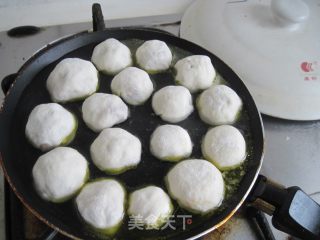 迷你水煎包的做法步骤：4