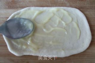 香肠肉松卷的做法步骤：7