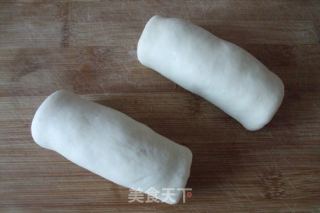 香肠肉松卷的做法步骤：10