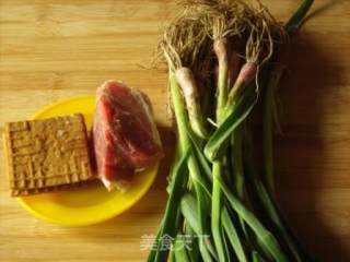 大蒜肉丝豆腐干的做法步骤：1